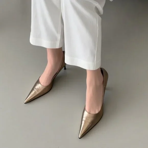 Barneys New York Audrey Dark Bronze Metallic Pointed Toe Pumps Made in Italy - Picture 4 of 8